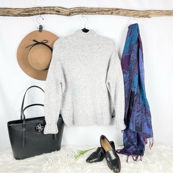 H&m Oversized Slouchy Turtleneck Knit Sweater, Grey Size Small - Picture 3 of 8